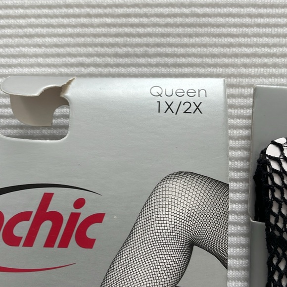 NWT Fishnet lace tights 1x/2x for women 5’2”-6’2” and weight 150-225 - Picture 4 of 4